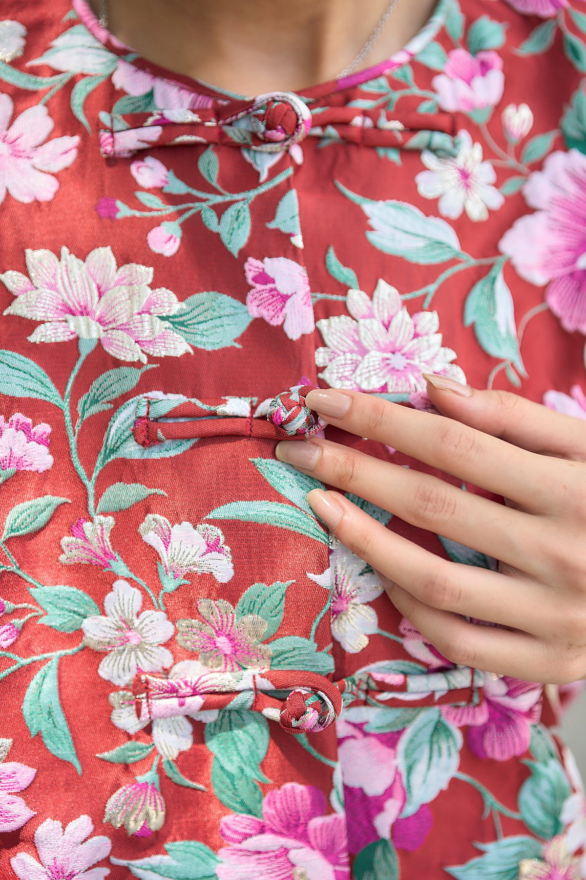 DINDA TOP IN CRIMSON BLOOM
