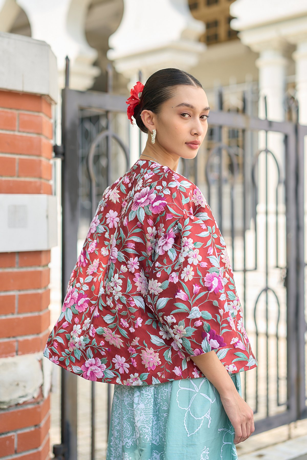 DINDA TOP IN CRIMSON BLOOM