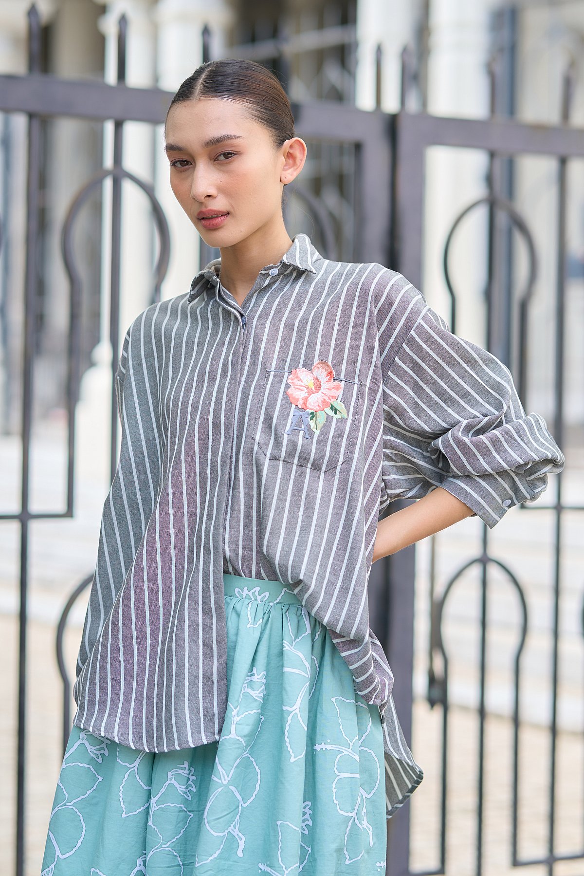 HEART TOP IN CHARCOAL HIBISCUS