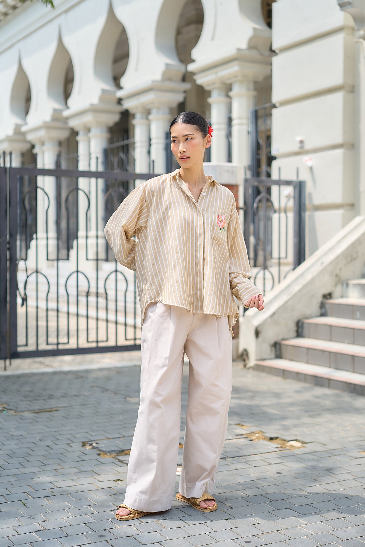 HEART TOP IN SAND HIBISCUS
