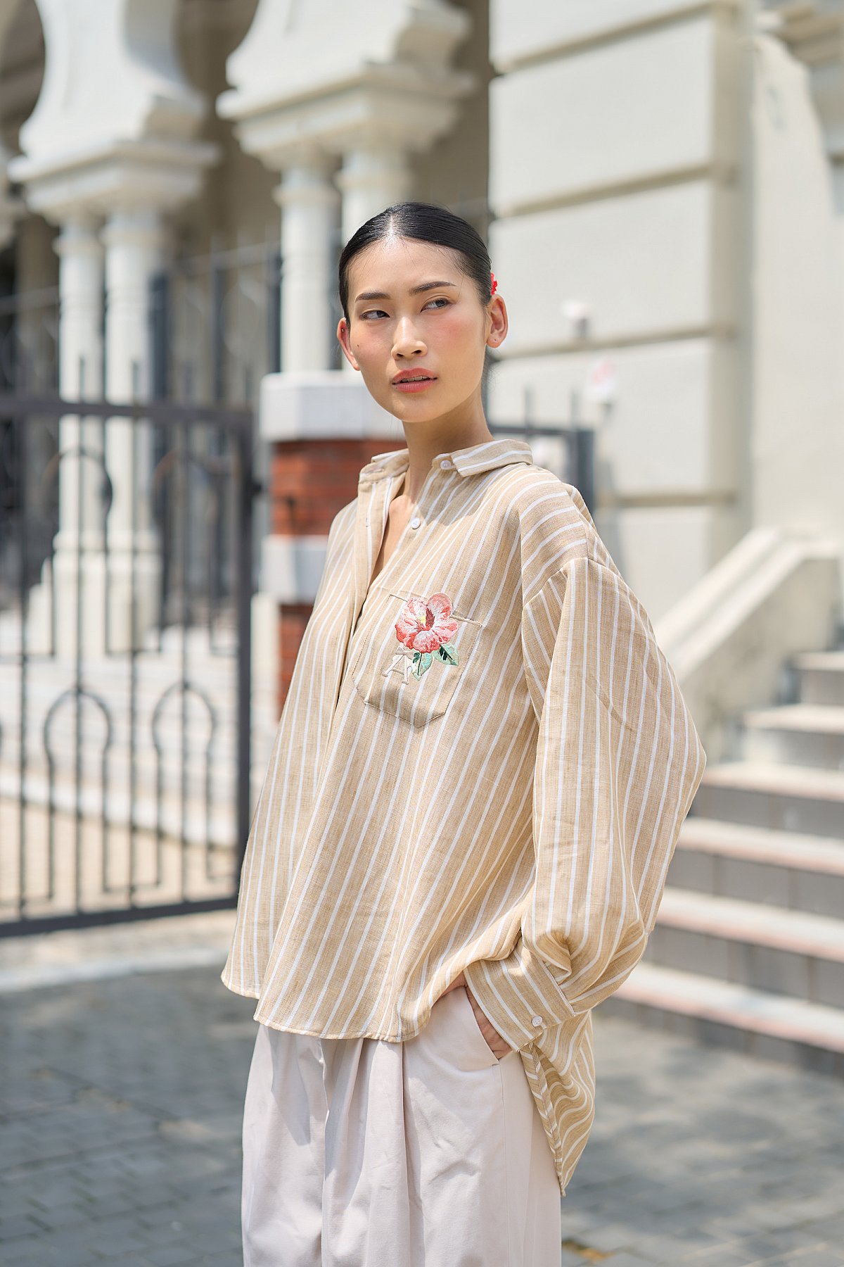 HEART TOP IN SAND HIBISCUS