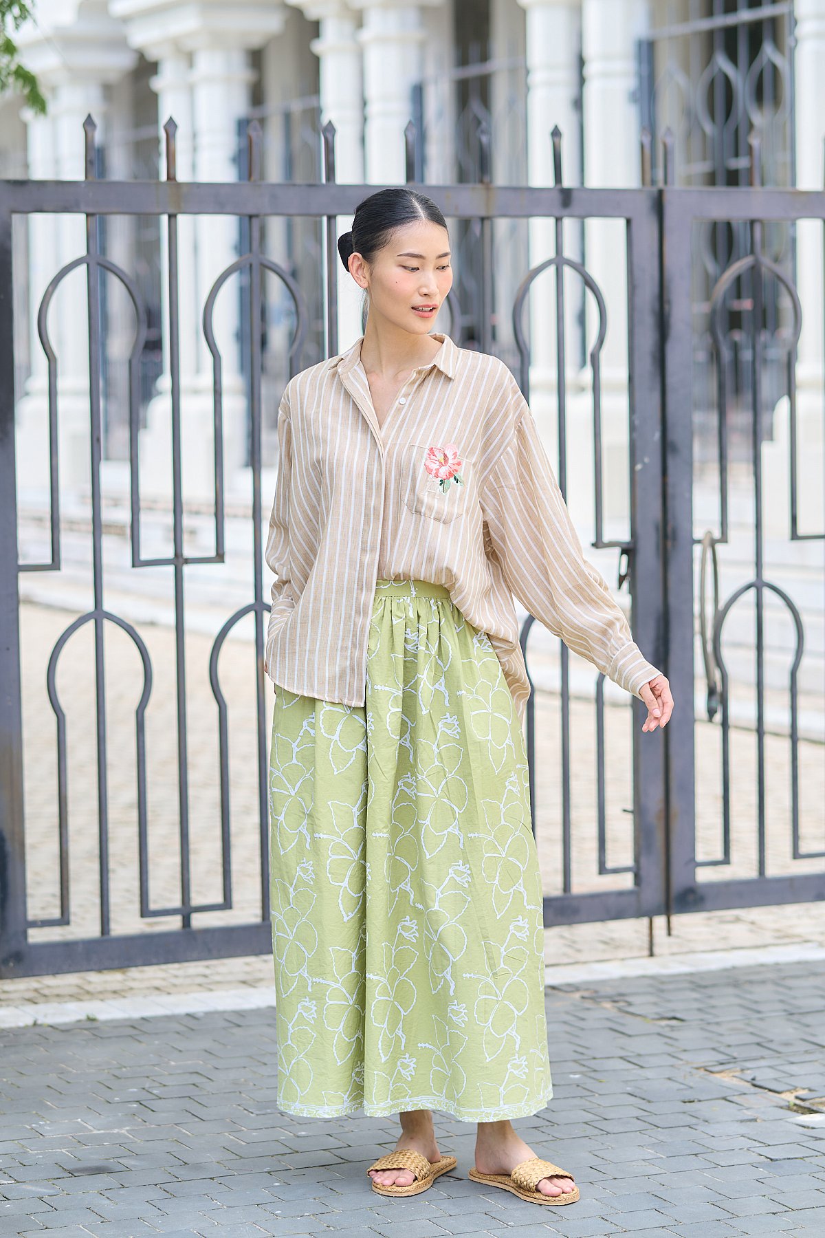 HEART TOP IN SAND HIBISCUS