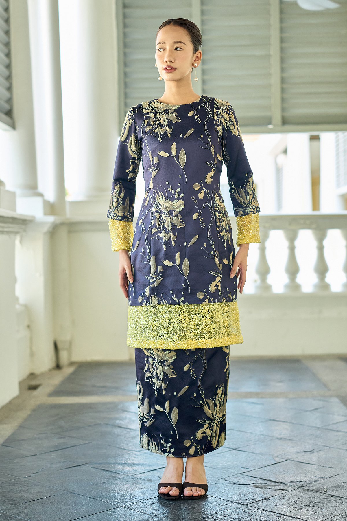 SEROJA KURUNG IN JACQUARD SILK NAVY