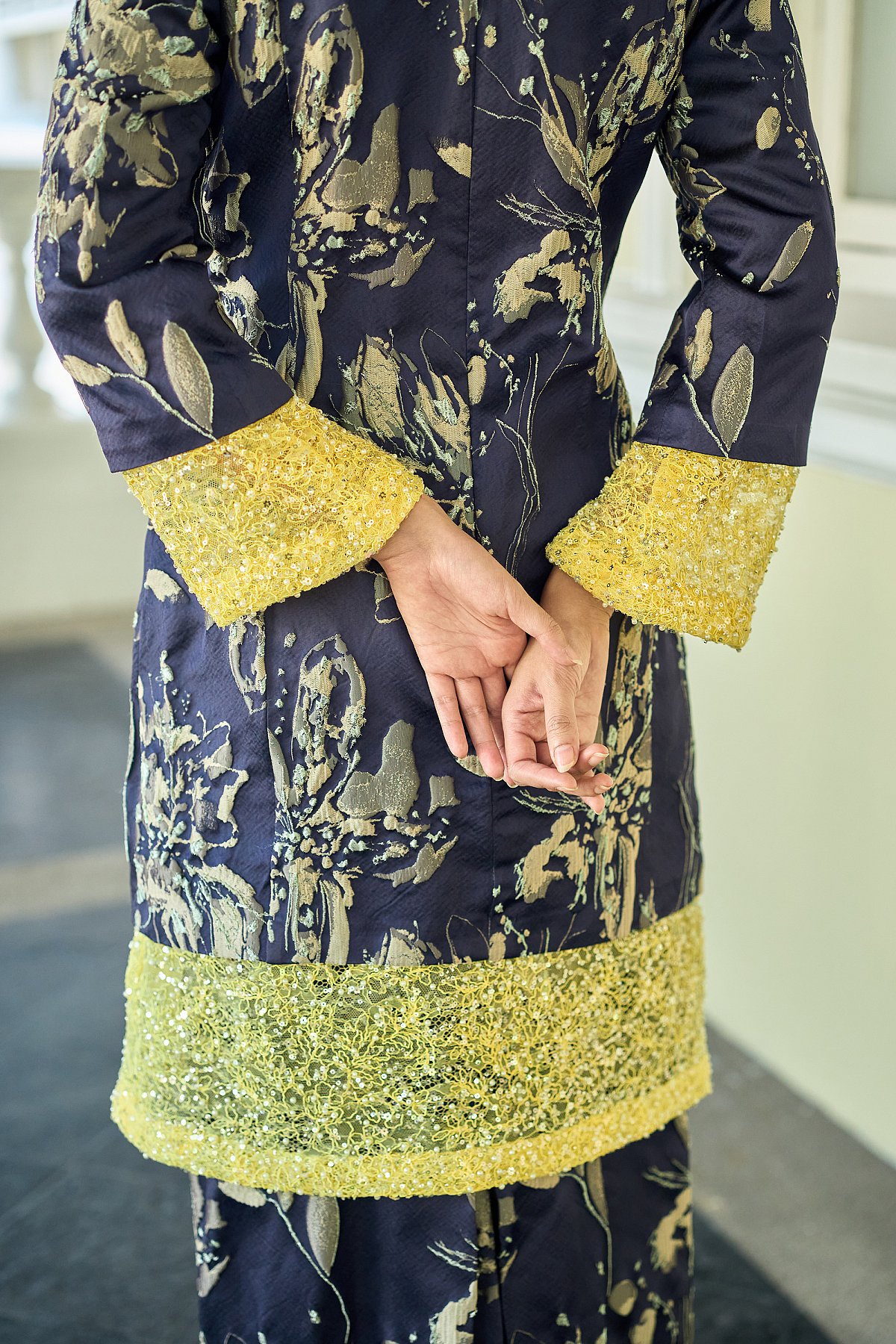 SEROJA KURUNG IN JACQUARD SILK NAVY