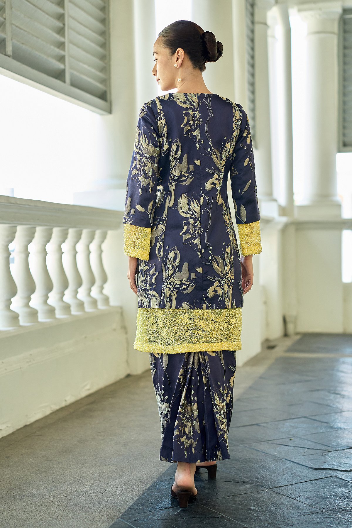 SEROJA KURUNG IN JACQUARD SILK NAVY