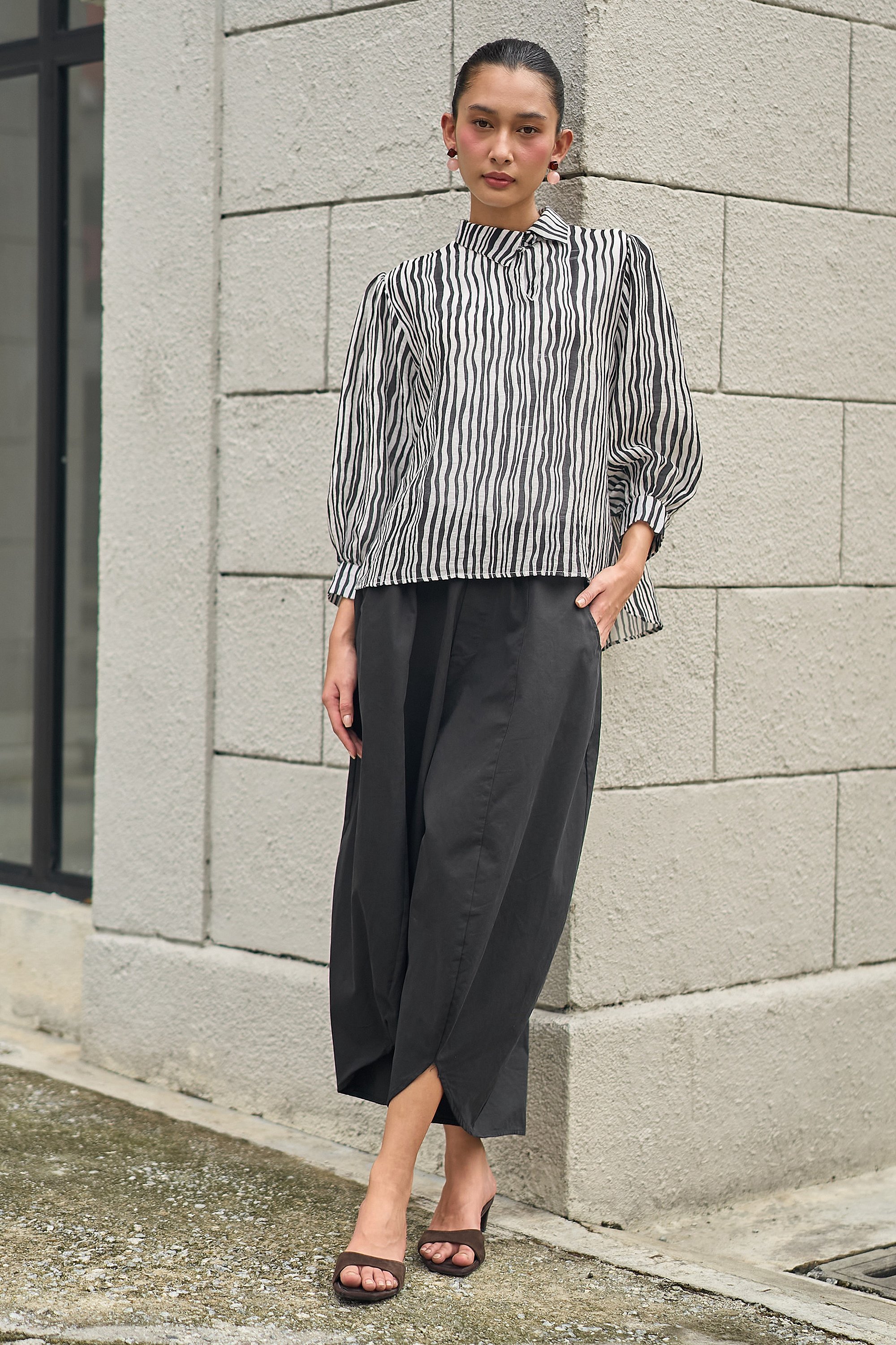 CELESTE TOP IN CAVIAR