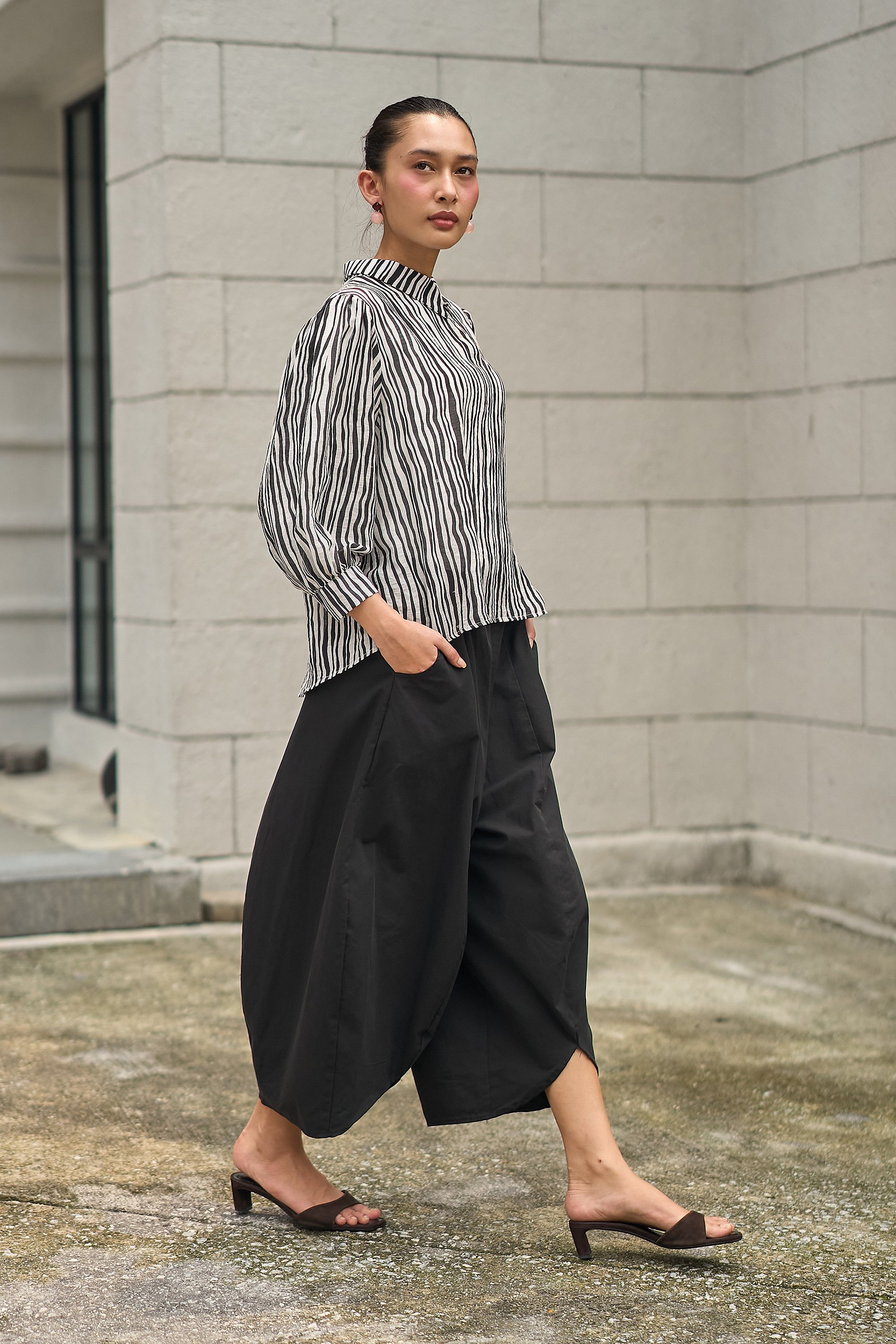 CELESTE TOP IN CAVIAR