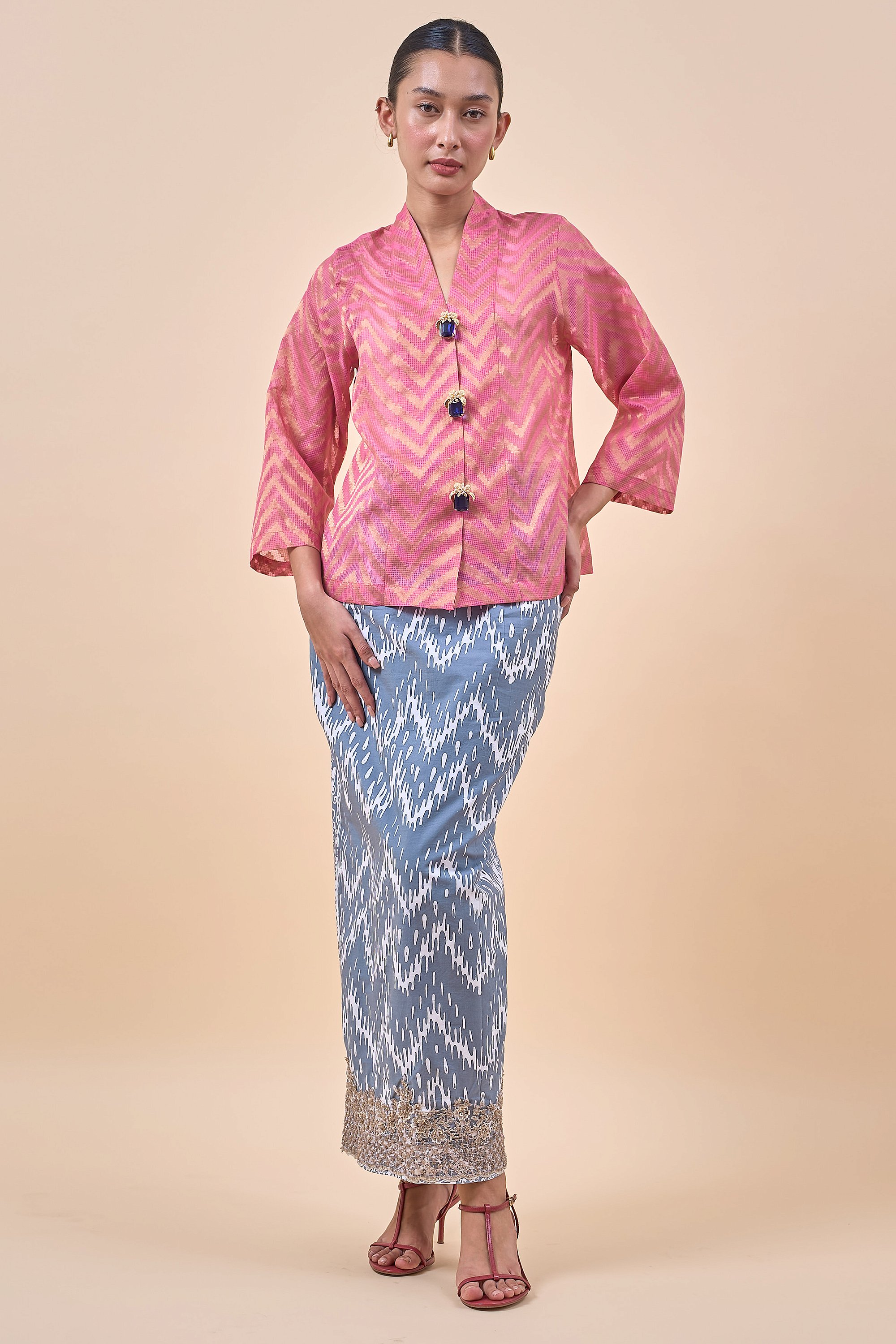 KEMBANG KEBAYA IN CORAL