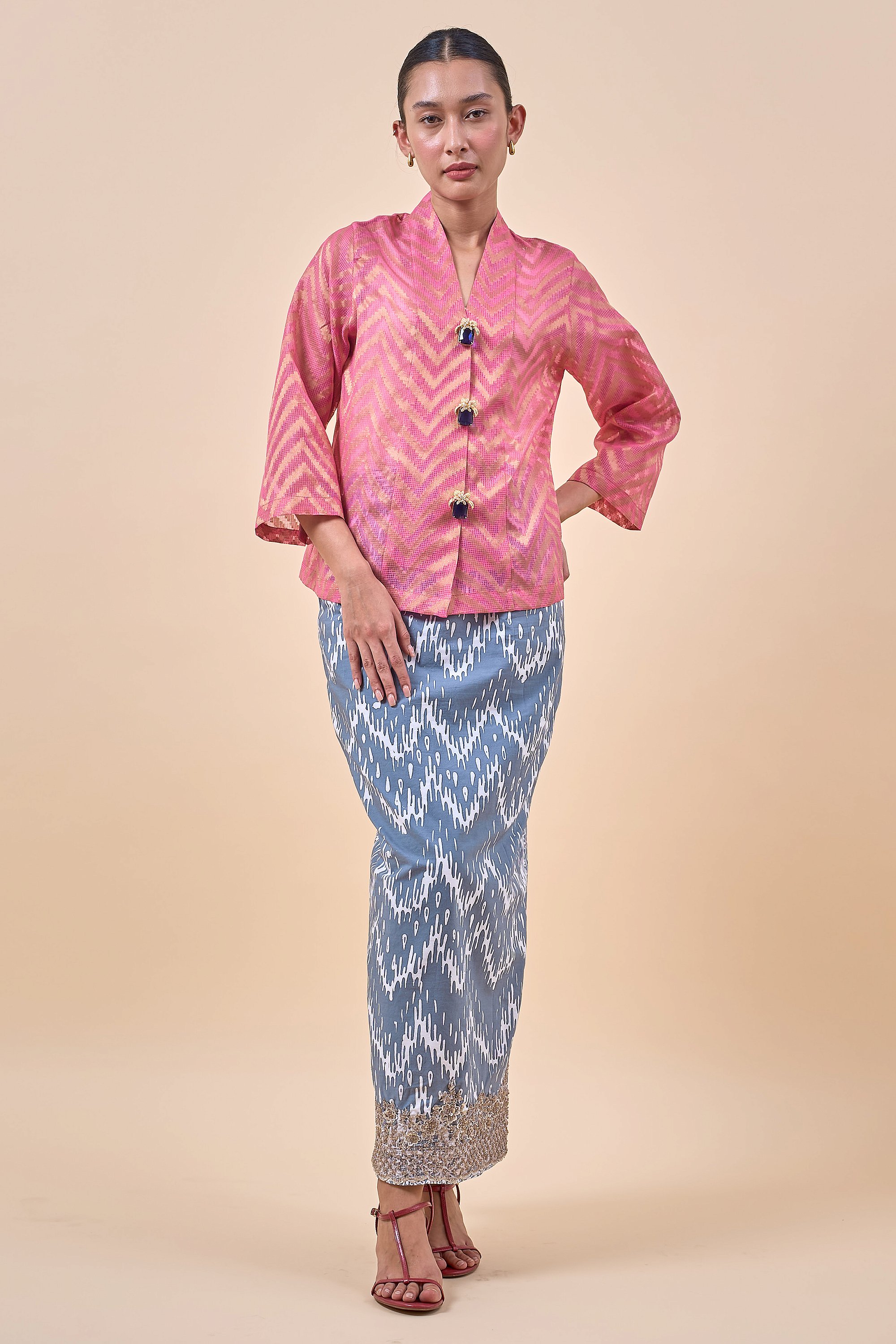 KEMBANG KEBAYA IN CORAL