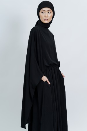 FILLE SET IN BLACK