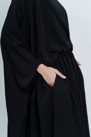FILLE SET IN BLACK