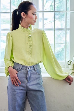 CAMILLE TOP IN LIME GREEN