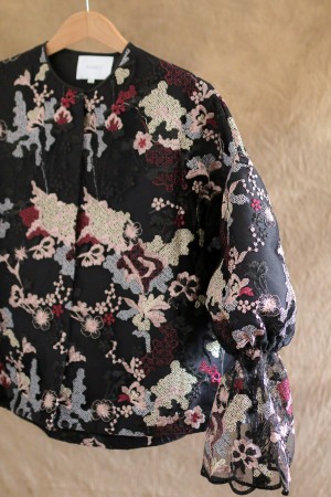 AMAYA TOP IN FULL LACE NOIR