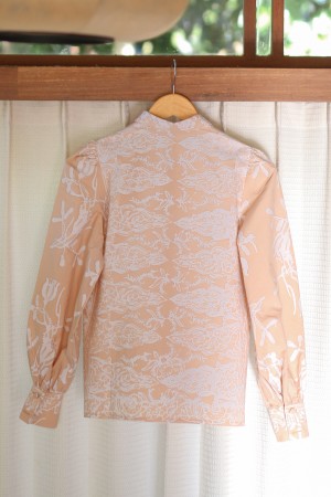 PUSPITA TOP IN SAND