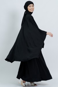FILLE SET IN BLACK