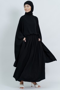 FILLE SET IN BLACK