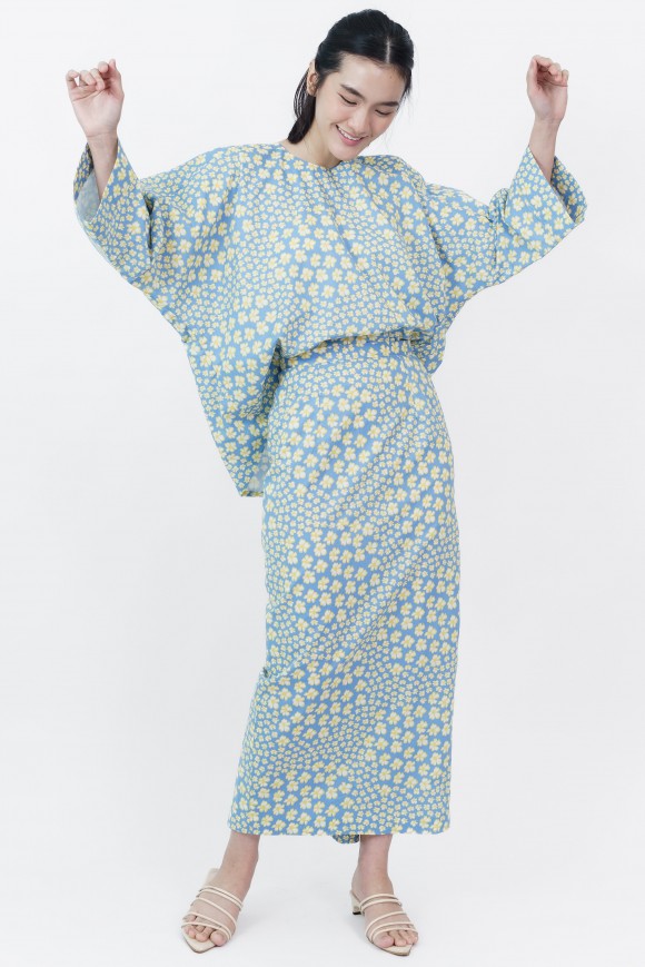 ORSA SET IN BLUE