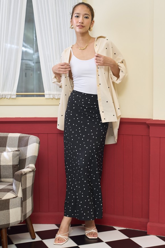 HEART SKIRT IN BLACK
