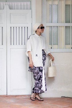 HEART TOP IN BATIK BLACK