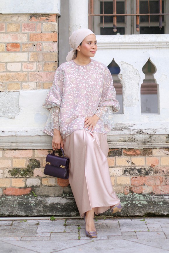 AMAYA SKIRT IN TAUPE SILK