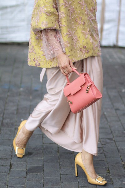 AMAYA SKIRT IN TAUPE SILK