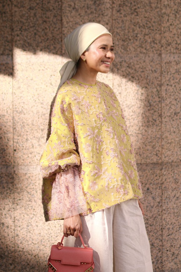 AMAYA TOP IN FULL BEADED LIME