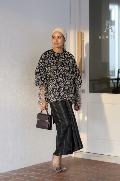AMAYA TOP IN FULL BEADED BLACK