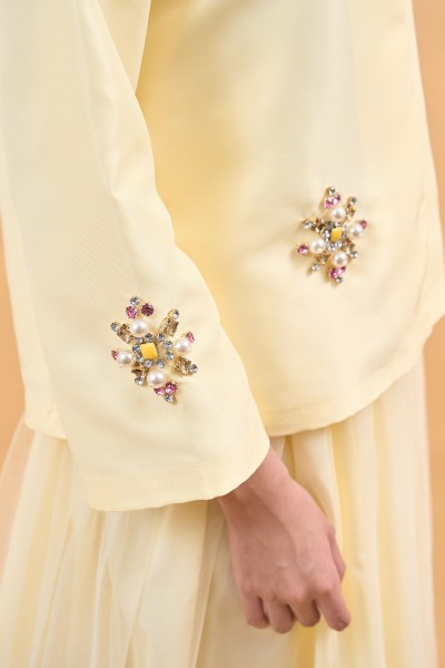 LUNA TOP IN BUTTER YELLOW