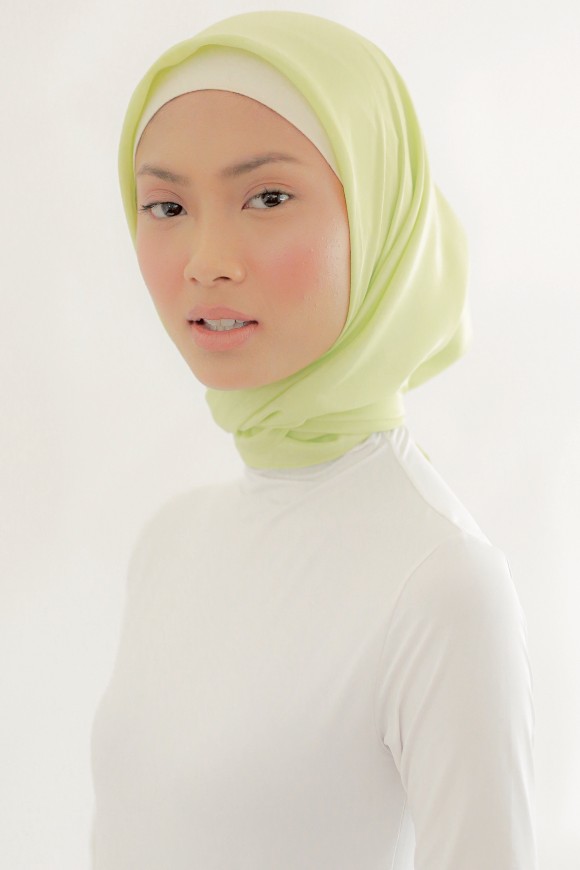 SQUARE SCARF IN LIME